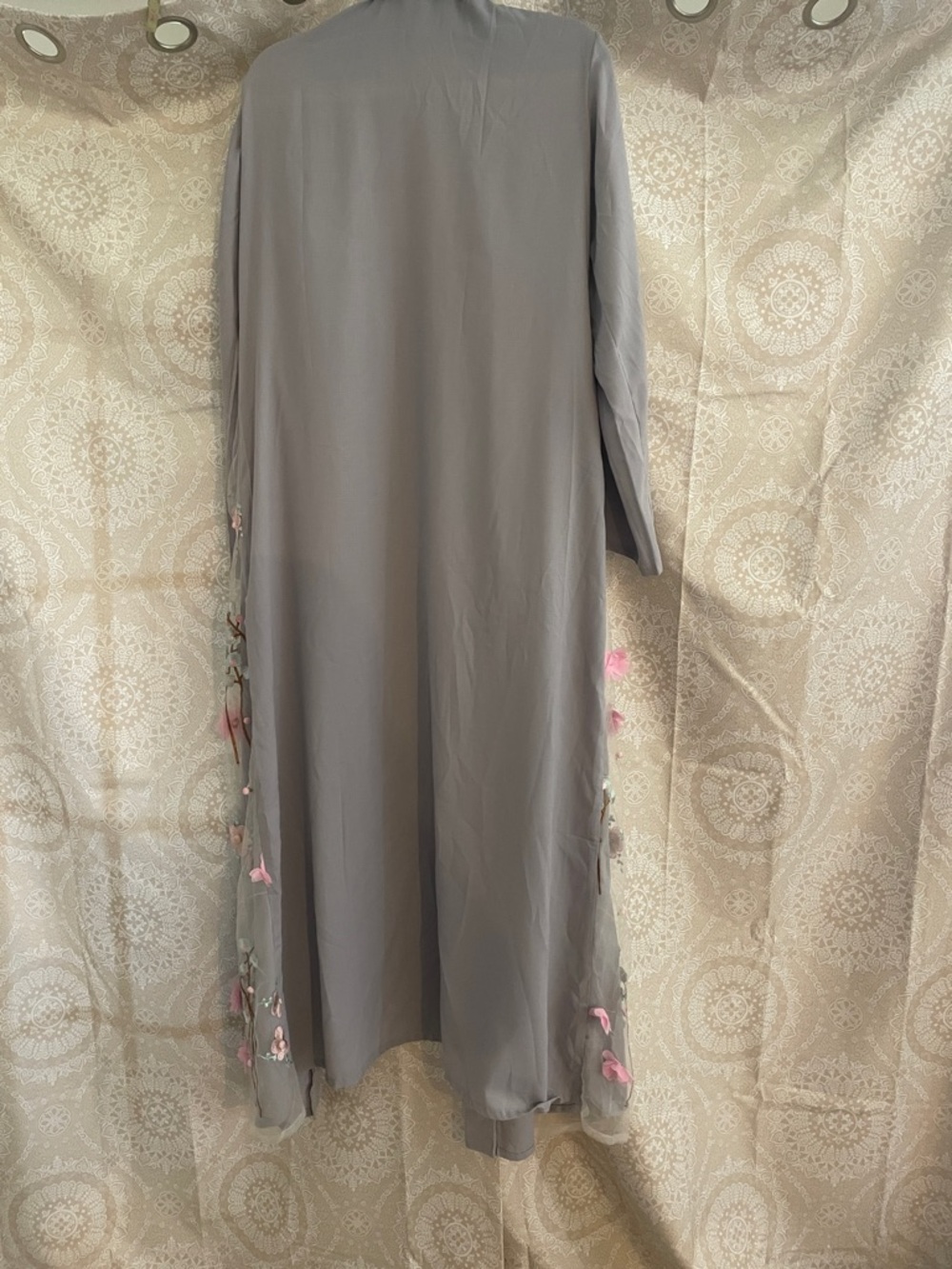 Grey Floral Open Abaya - Picture 5 of 8